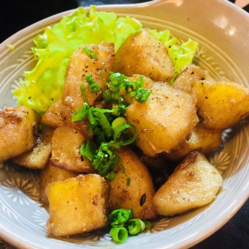 アンチョビポテト(もつ焼 煮込み ヤリキ 上野総本店)