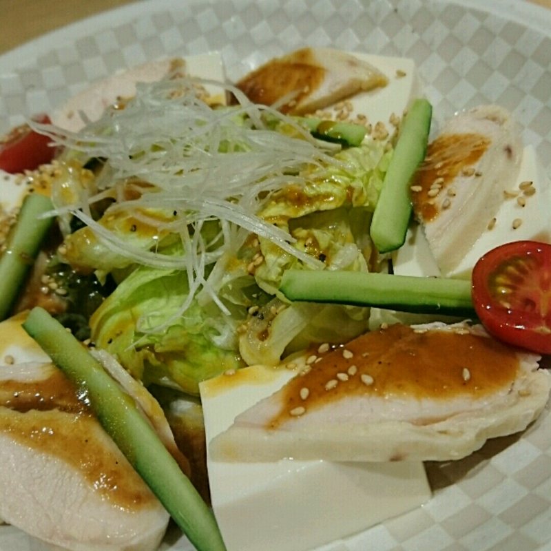 豆富と鶏のサラダ(鳥彩 八重洲店)