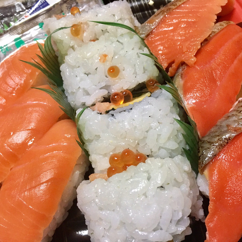 鮭の握りセット(ディナーベル ススキノ南７条店)