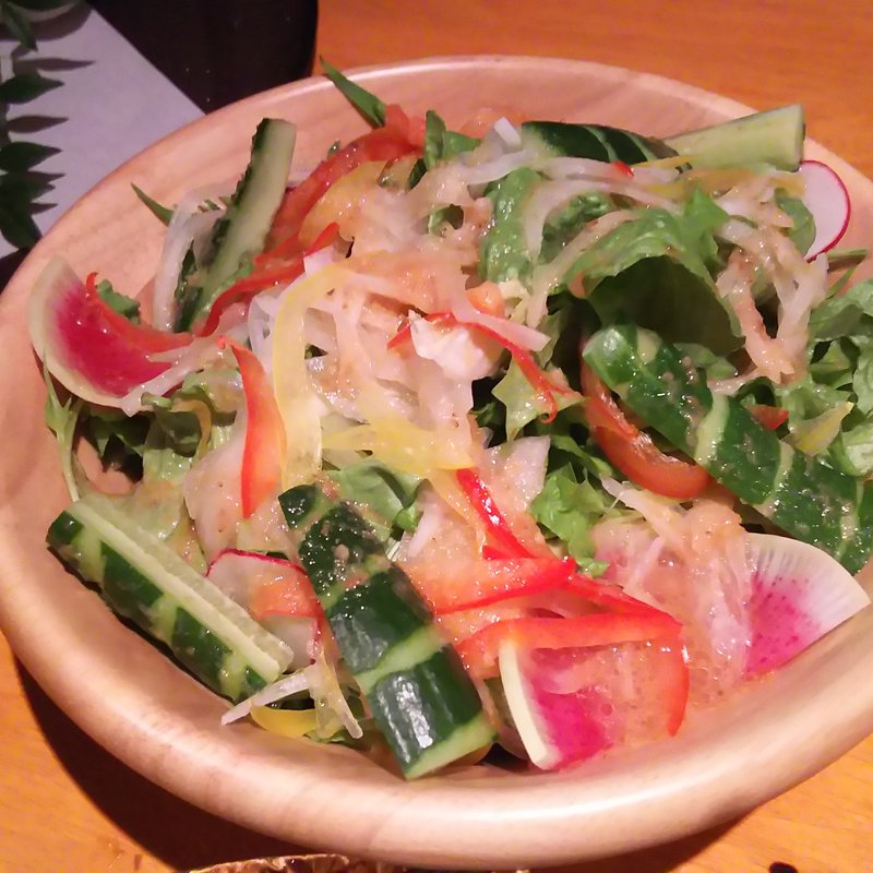 彩り和風サラダ(地鶏と個室 あきら 川崎本店)