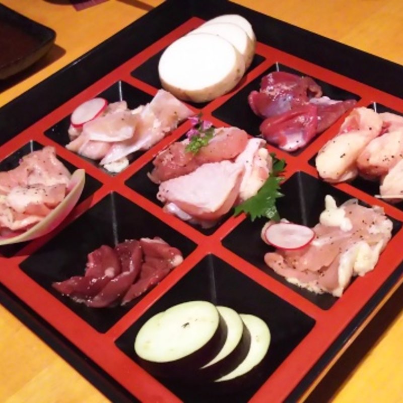 鶏の7種鉄板焼き(地鶏と個室 あきら 川崎本店)