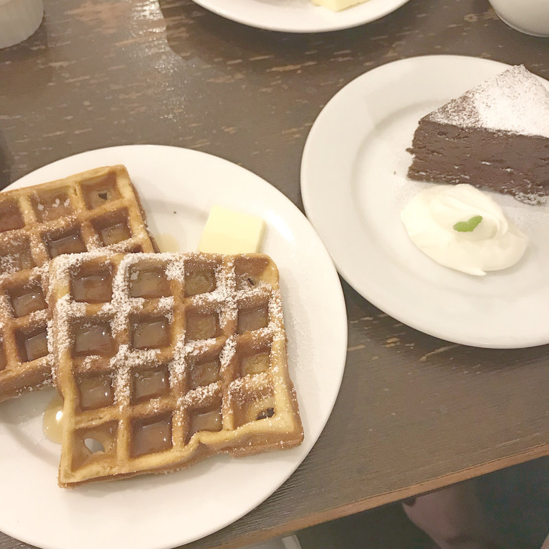 ワッフル(カフェ・ラ・ダダ)