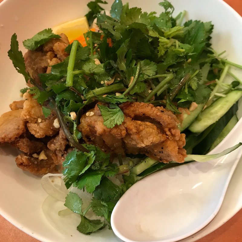 地鶏の香り揚げごはん(ベトナムBistro Vang Field 後楽園店)