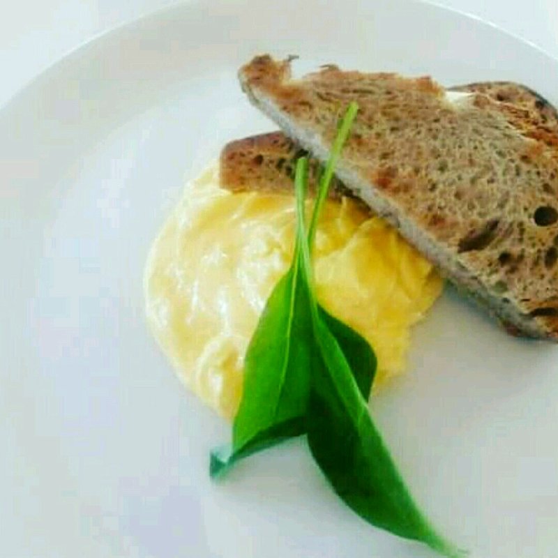 オーガニックスクランブルエッグw/トースト(bills 福岡)