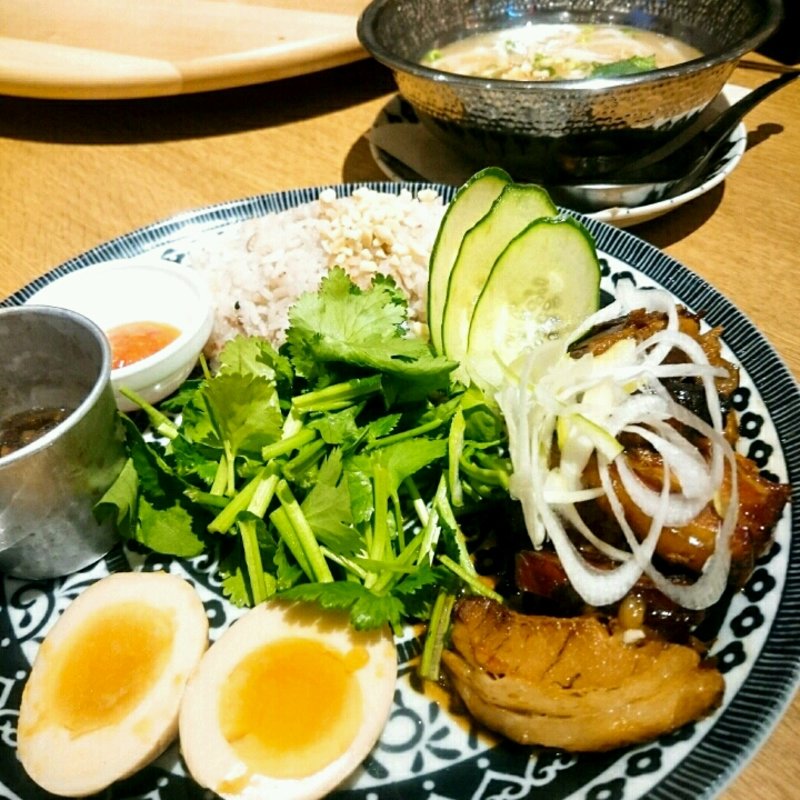 マンボルーロー飯とミニフォーセット(ヘイヘイマンボ)