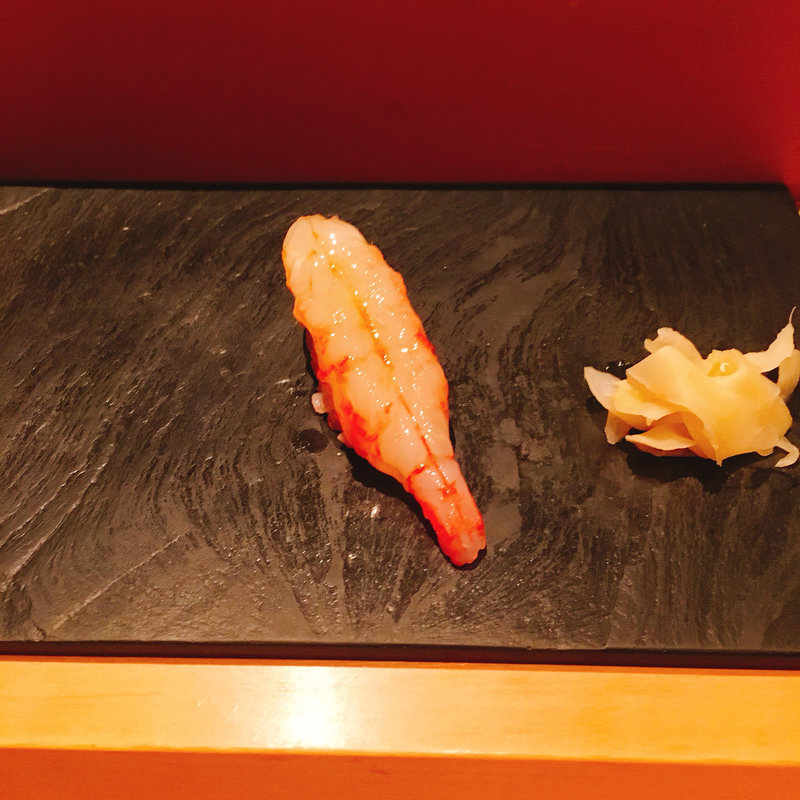 ぼたん海老の握り(寿し処くに)
