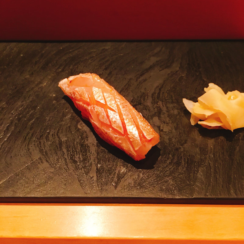 鯛の握り(寿し処くに)