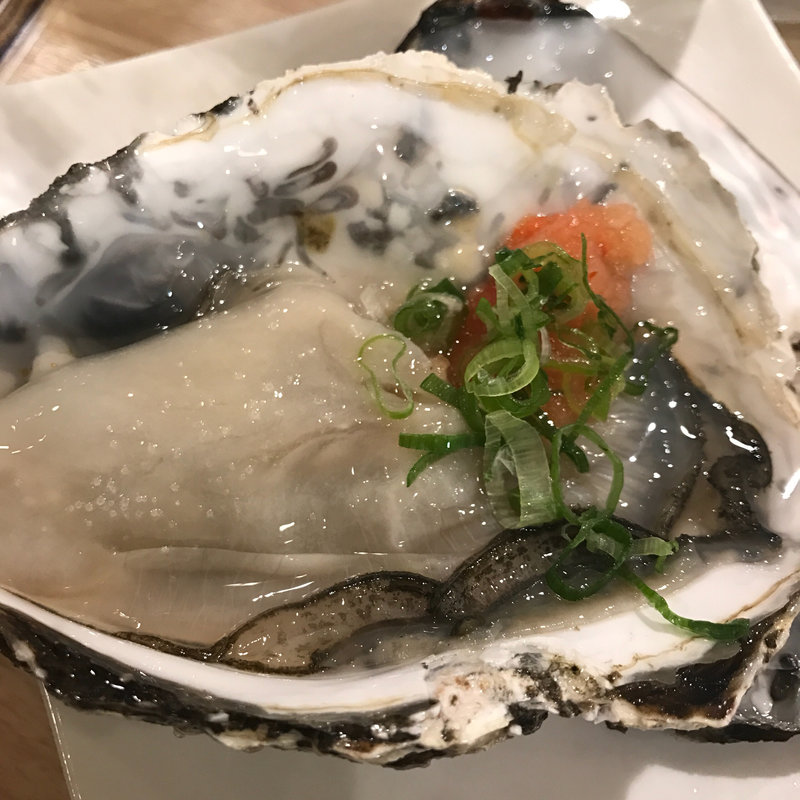 シェル牡蠣(牡蠣とワイン立喰い すしまる)