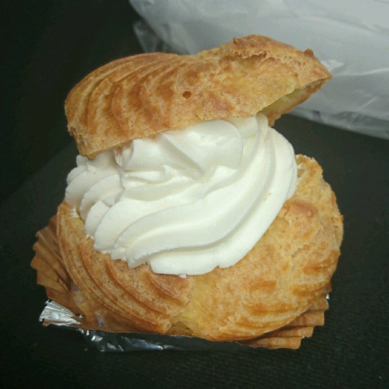 生シュークリーム(欧風ケーキ工房 かねもり )