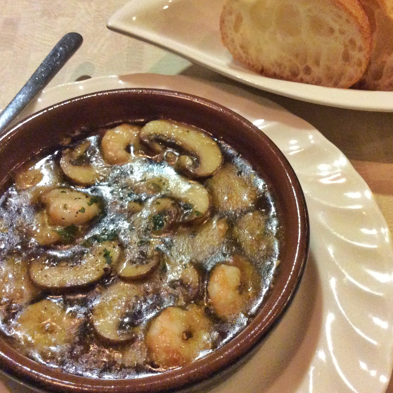 海老のアヒージョ(Soba Ristorante na-ru)