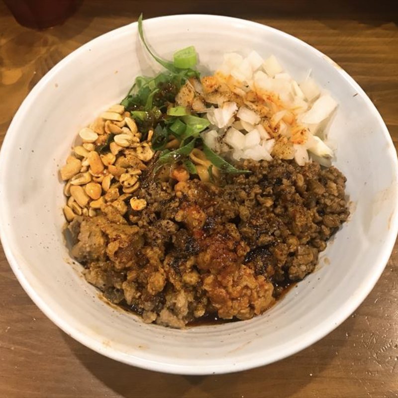 坦々まぜそば(いかれたヌードル フィッシュトンズ （いかれたNOODLE Fishtons）)