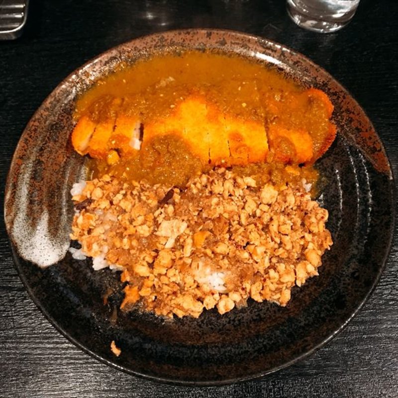 激辛チキンキーマ＋カツカレーのあいがけ(和レー屋 南船場ゴヤクラ （ゴヤクラ）)