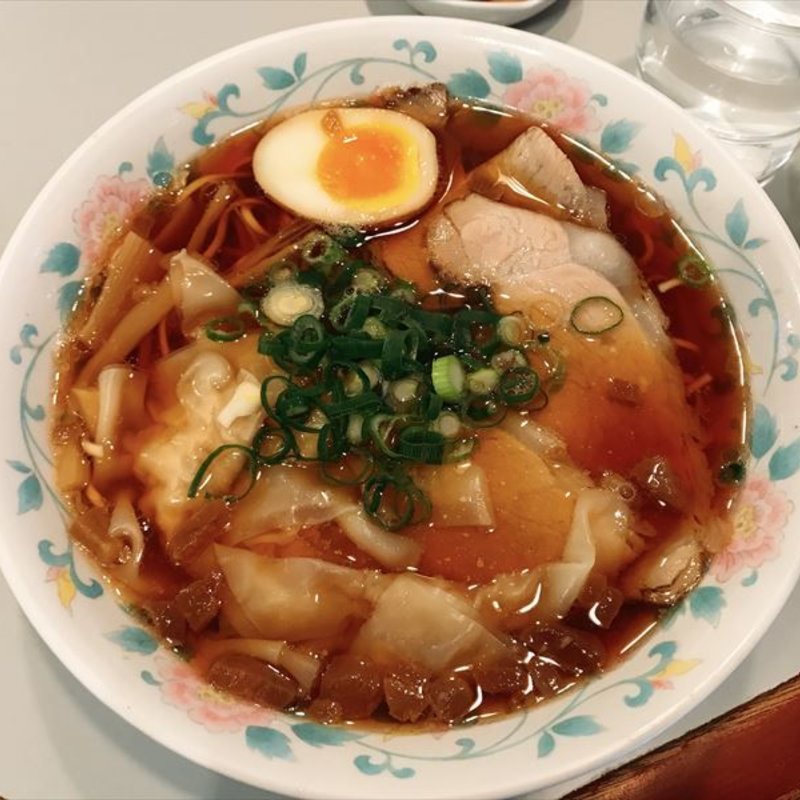 ワンタンメン(尾道ラーメン 十六番 本店 )