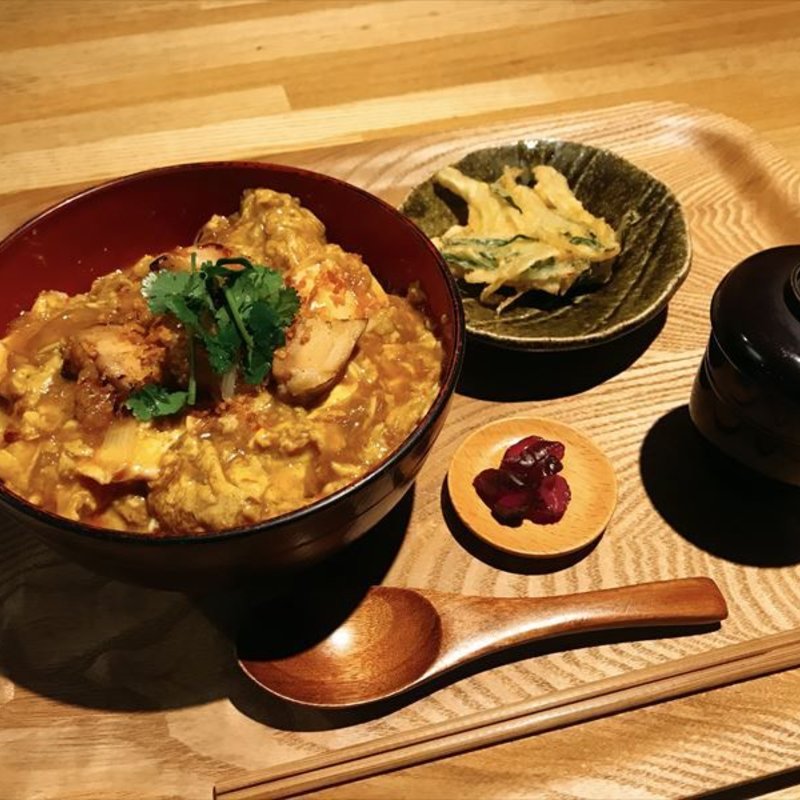 カレー親子丼(カッシーワ茶屋町店)