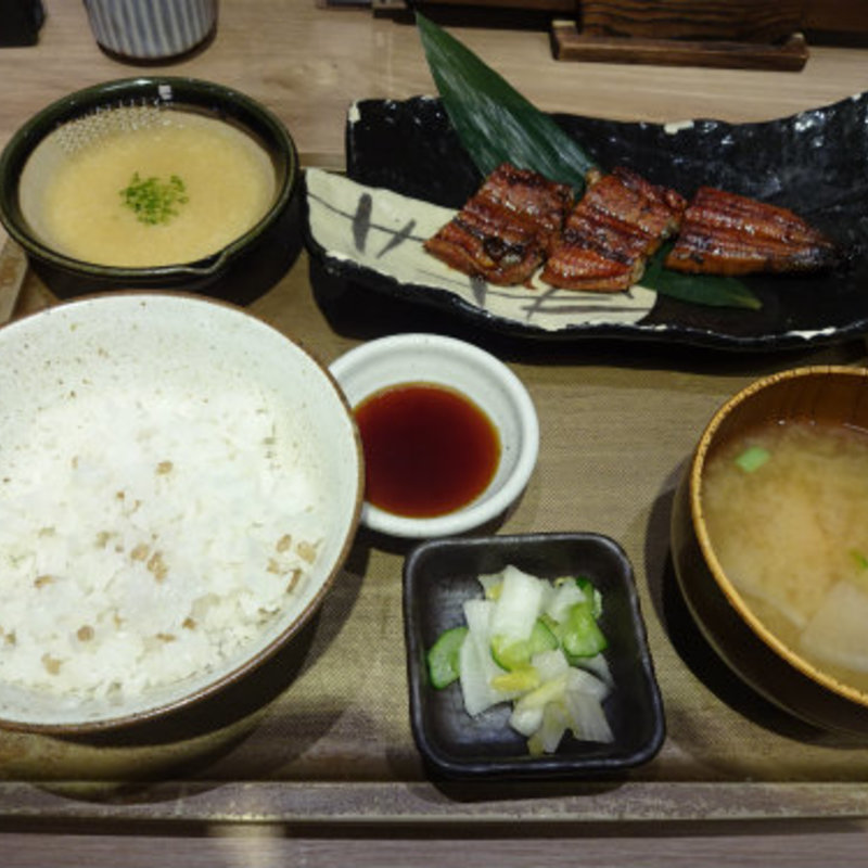 うなぎ蒲焼定食(とと和くら ヨドバシ横浜店)
