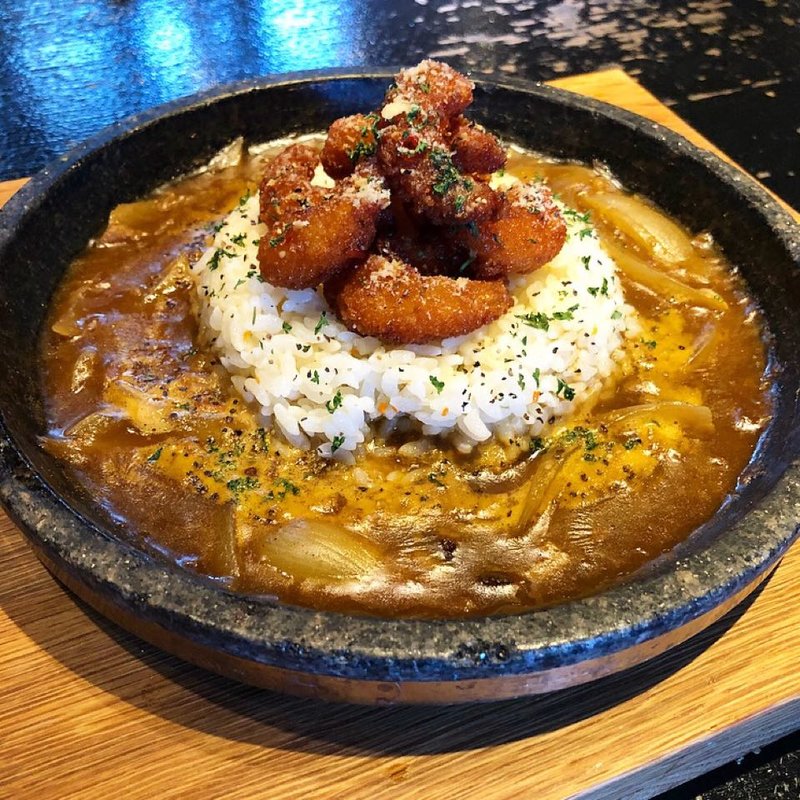 石焼海老カツカレー(石焼cafe&cat蔵之助のしっぽ)