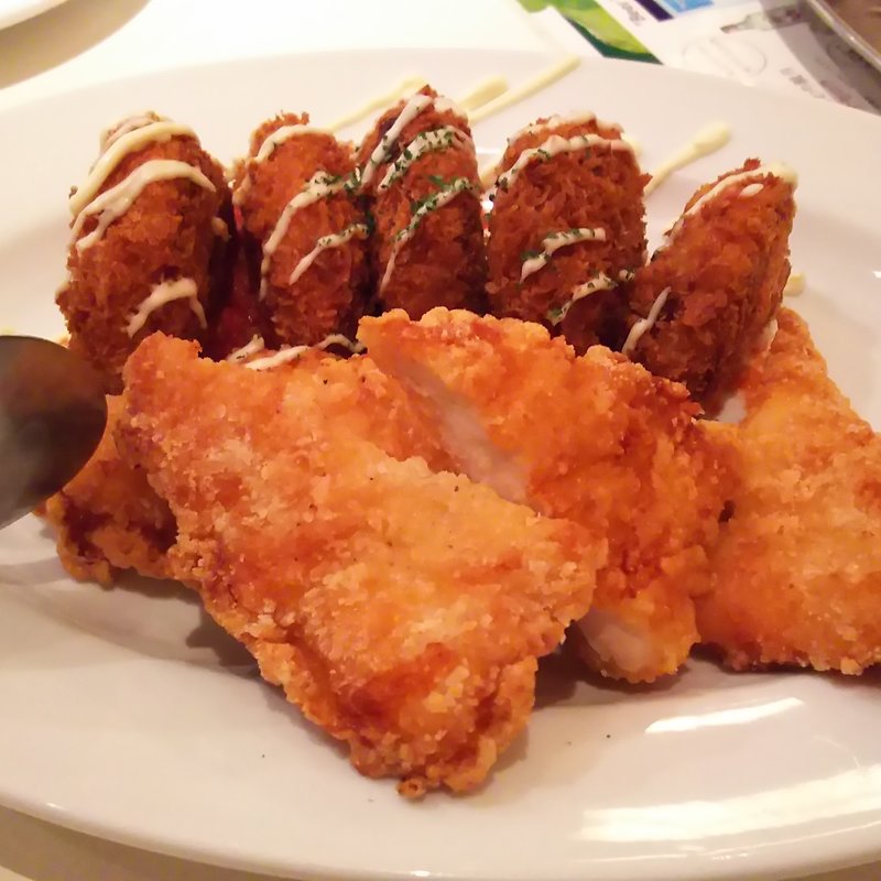 スペイン産ホクホクイベリコ豚のコロッケ＆クリスピーチキン(アリアッチ （ARIA．C）)