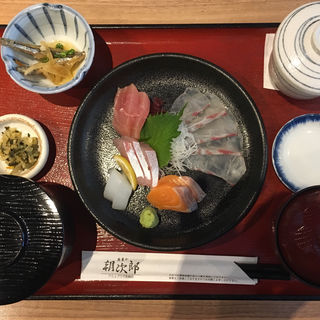 刺身定食(魚菜や 朝次郎 アミュプラザ長崎店 （さかなや あさじろう）)