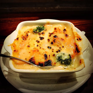 桜エビとベーコンのグラタン(いが嵐倉庫 )