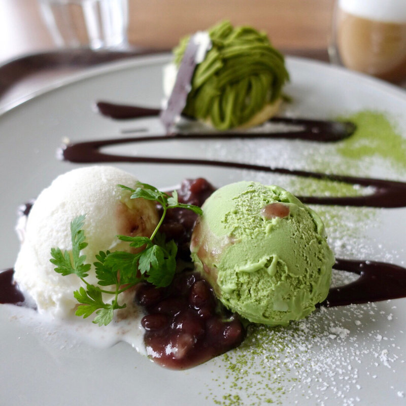 八女抹茶のモンブラン、小豆とミルクアイスのプレートパフェ(Billboard cafe & dining（ビルボードカフェ＆ダイニング）)