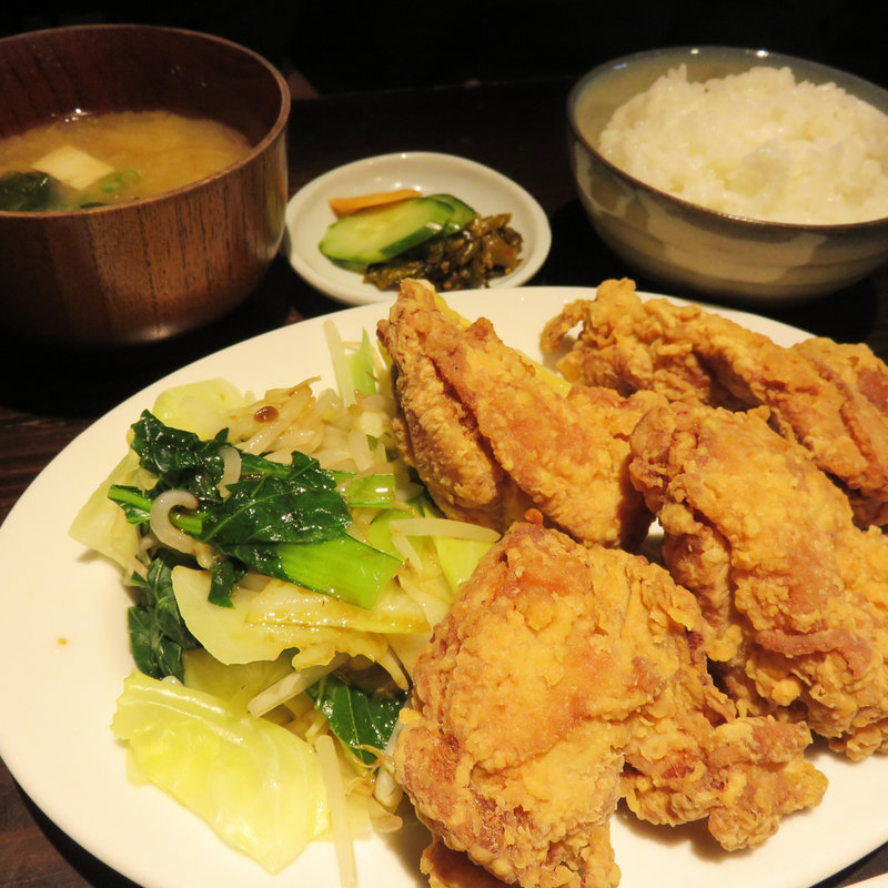 若鶏のからあげ定食(極上豚足 釘本食堂)