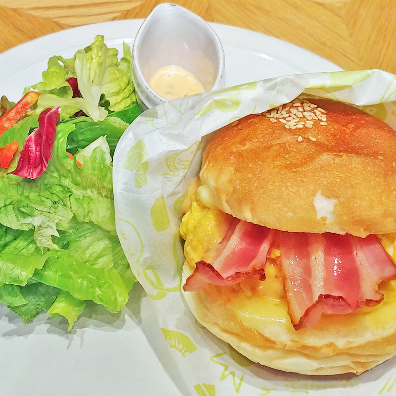 ベーコンエッグチーズバーガー(PALETAS 東京ミッドタウン店)