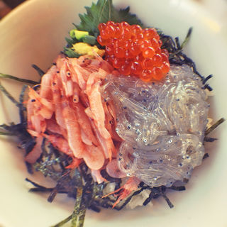 桜エビとしらすの海鮮丼(海食べのすすめ)