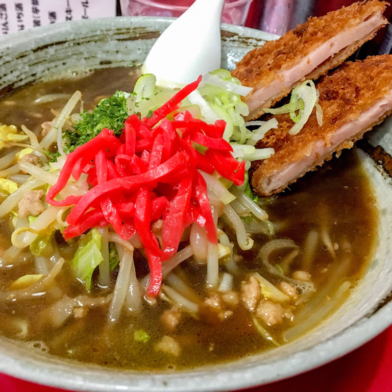 ソースラーメンハムカツのせ(中華料理 大輦)