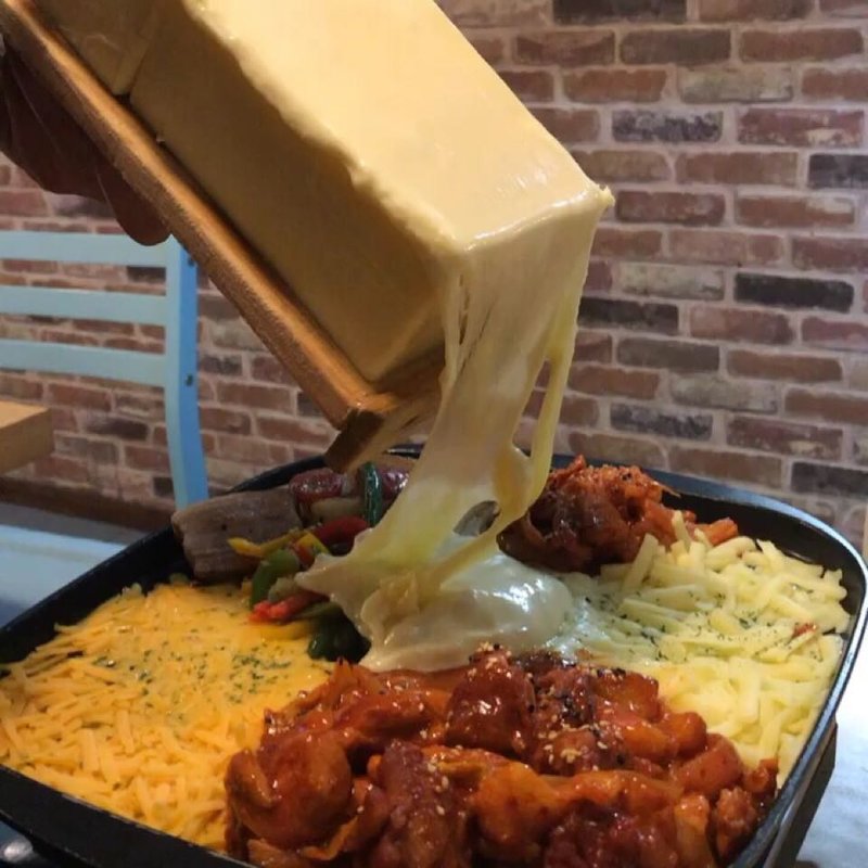 ラクレットチーズダッカルビハーフ＆ハーフ(Oh！キッチンN)