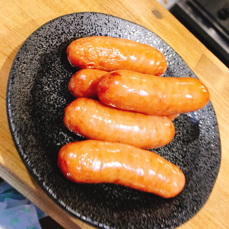 燻製ソーセージ(いかれたヌードル フィッシュトンズ （いかれたNOODLE Fishtons）)