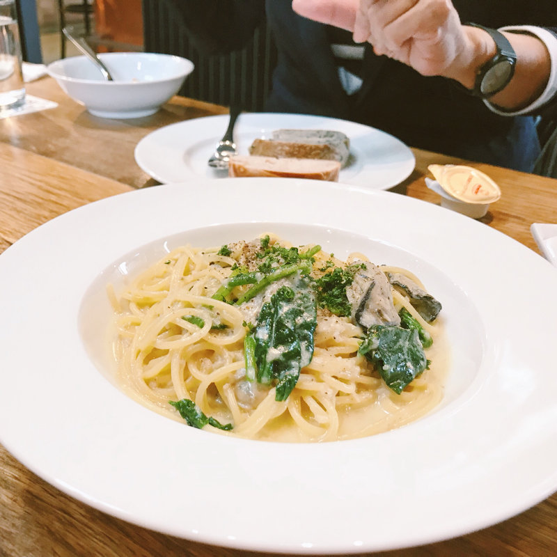 牡蠣とほうれん草のクリームパスタ(ザレストラン （The RESTAURANT）)
