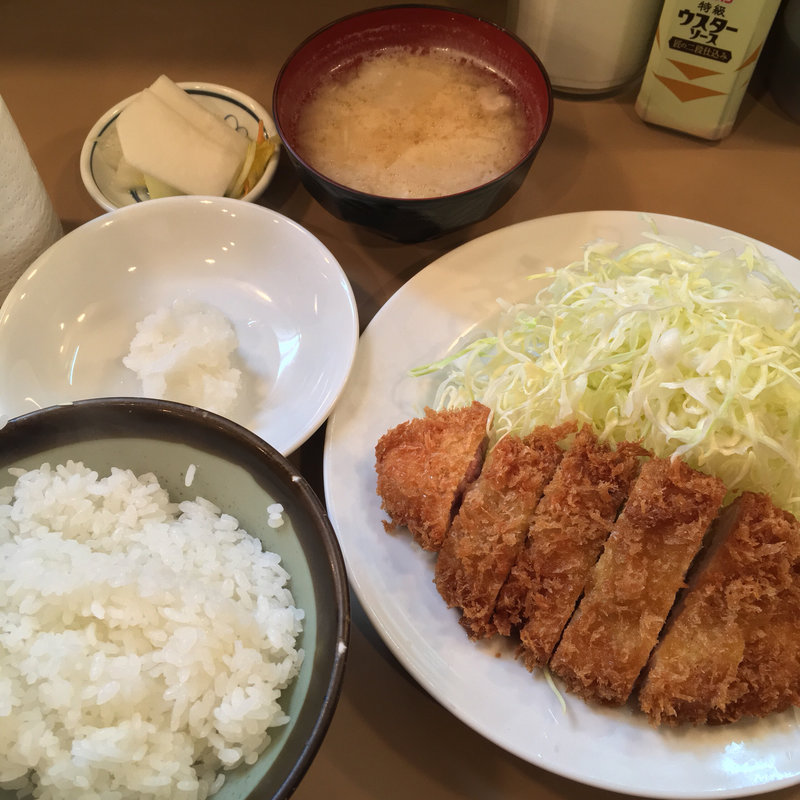 ロースカツ定食(とん㐂)