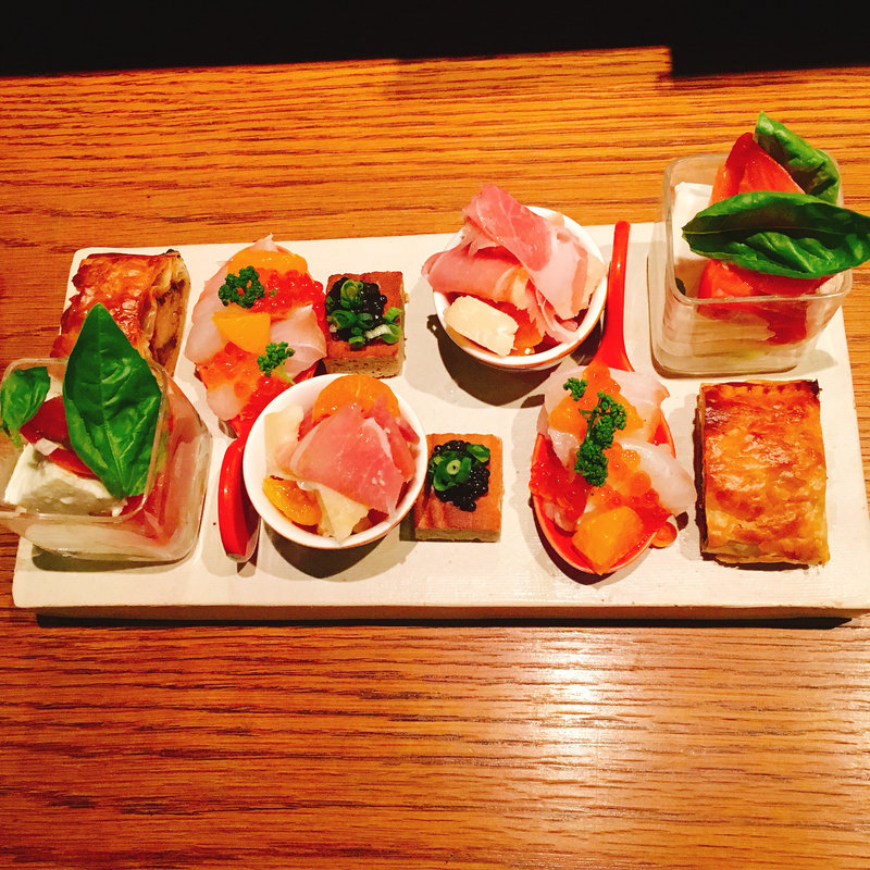 前菜5種(フレンチ焼鳥とワイン Shaji)