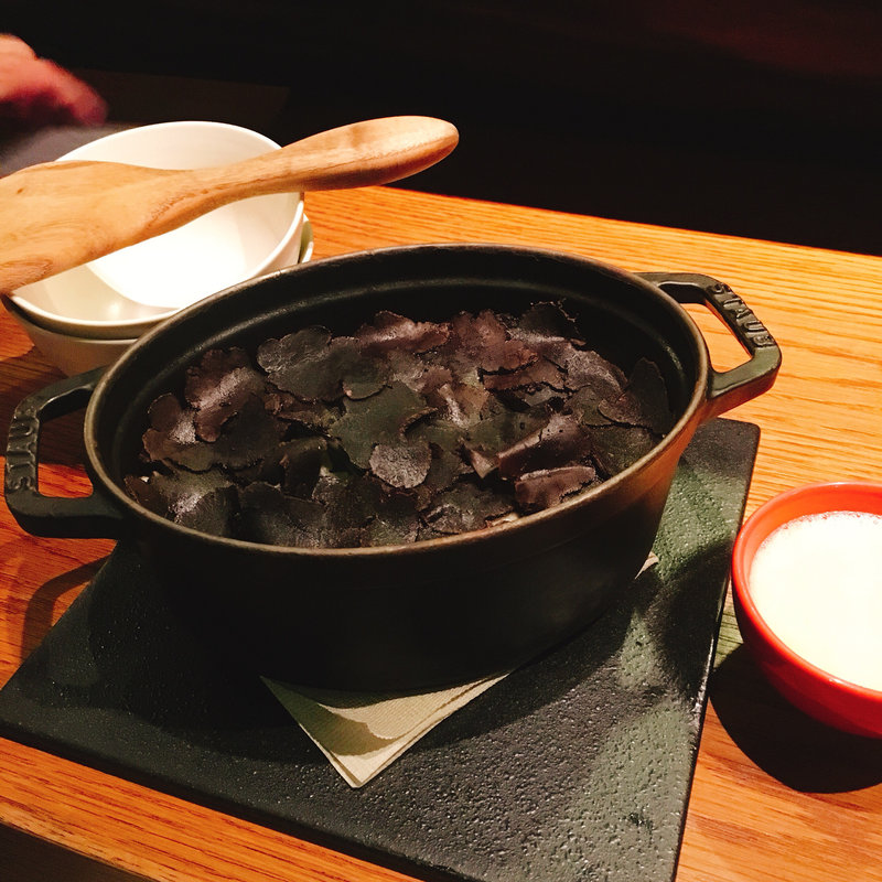 トリュフの炊き込みご飯(フレンチ焼鳥とワイン Shaji)