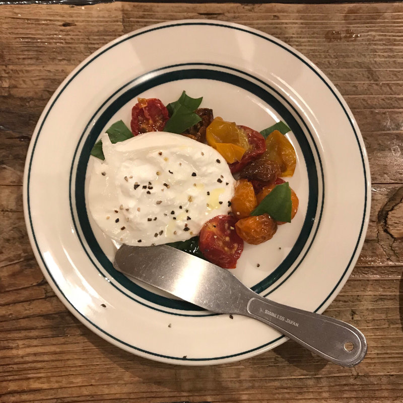 ブラータチーズとトマト(東灯)