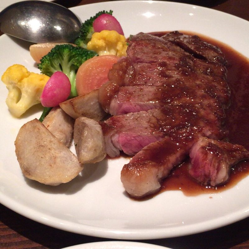 ステーキ(ワインバー＆スペース ラ・ターシュ・ド・ルージュ)