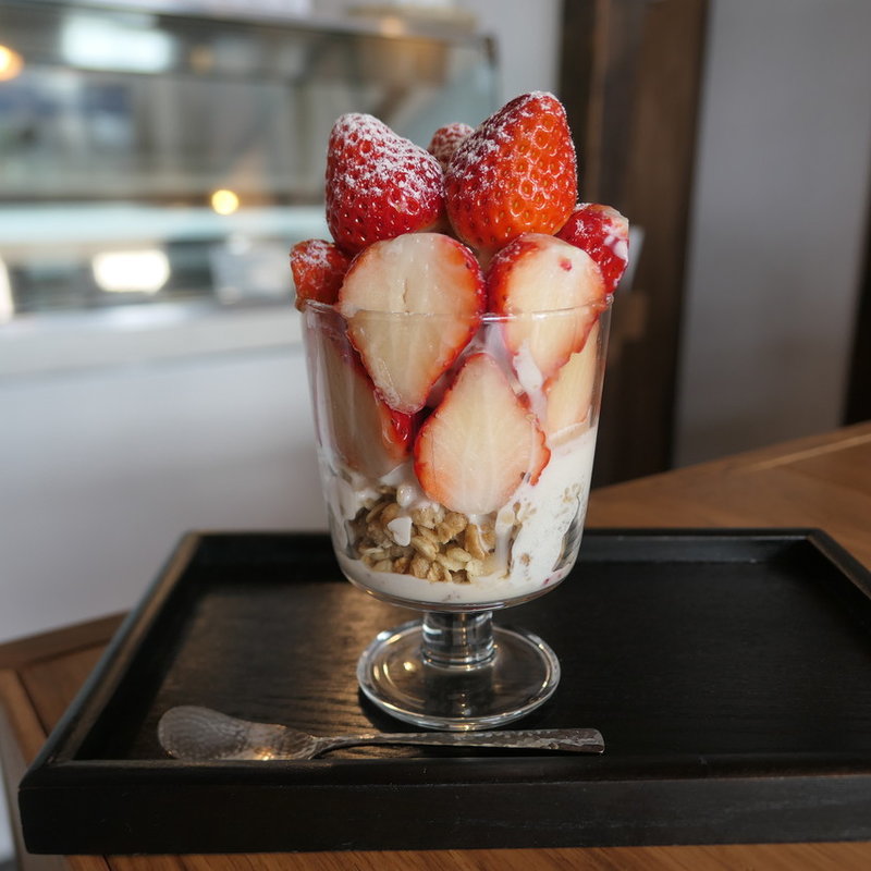 苺パフェ(七海)