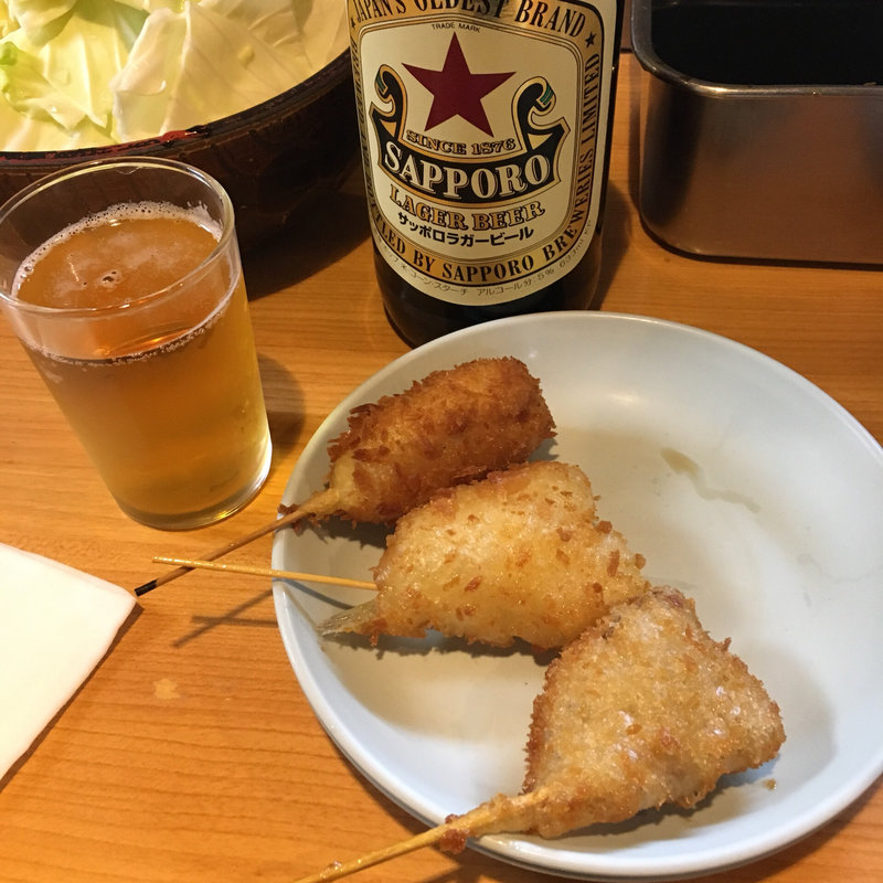 牛かつ、豚かつ、きす、赤星大瓶(ヨネヤ 梅田本店)