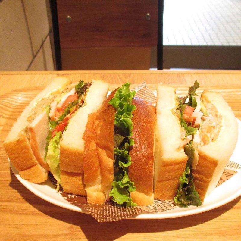 野菜にたっぷりとりごぼうサンド(志津屋 七条店 )