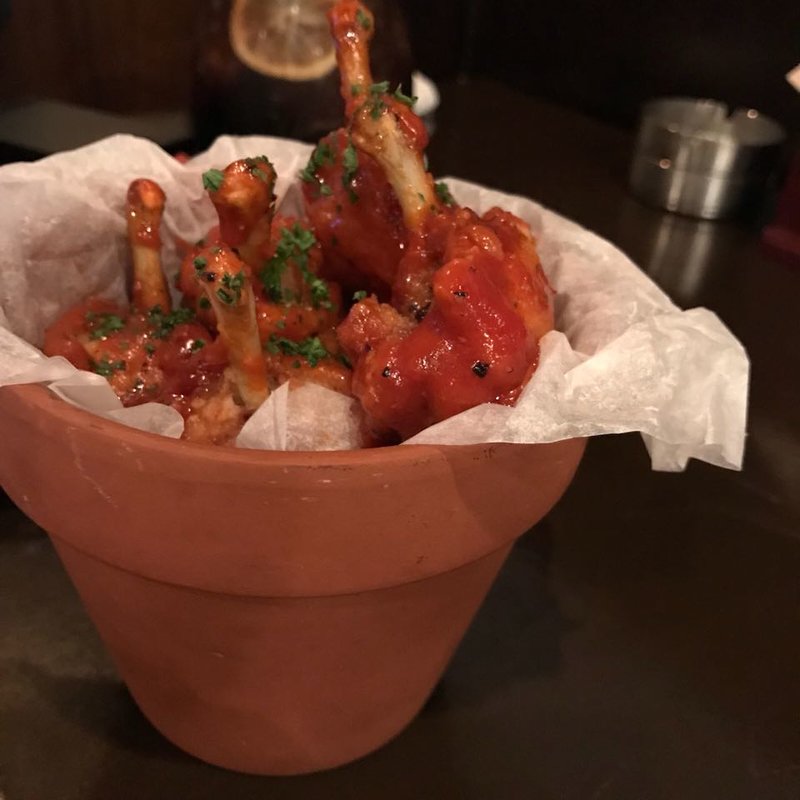 バッファローチキンウイング10本(今宵、成田で世界の肉料理とごほうびワインを)