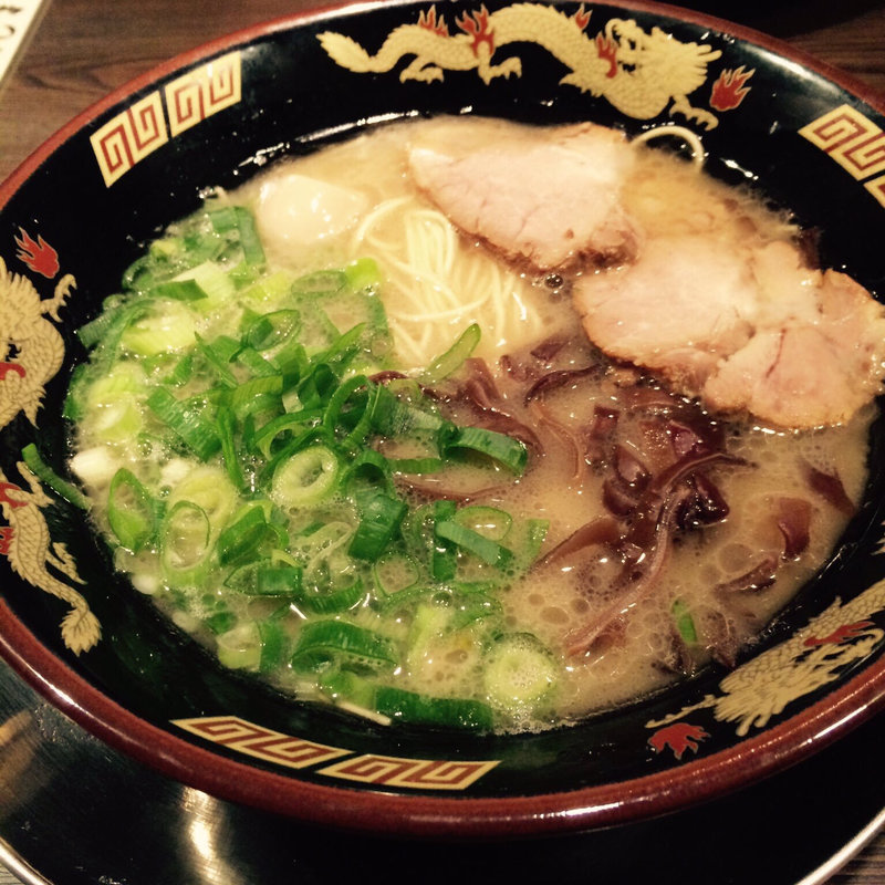 ラーメン(豚骨らーめんKAEDAMA （カエダマ）)