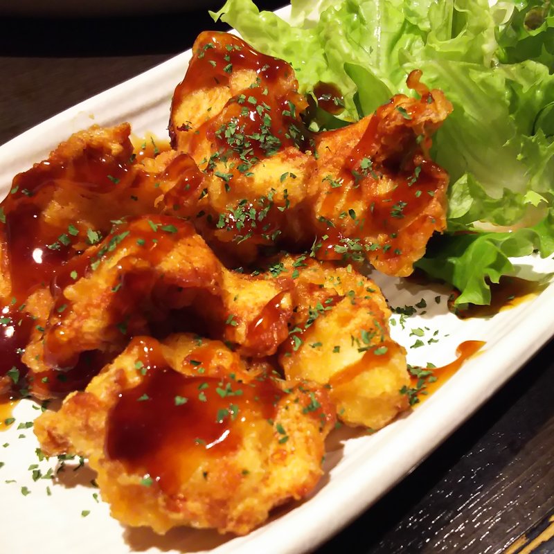 薩摩しゃもの鶏天黒酢かけ(団欒 炎 京急川崎店)