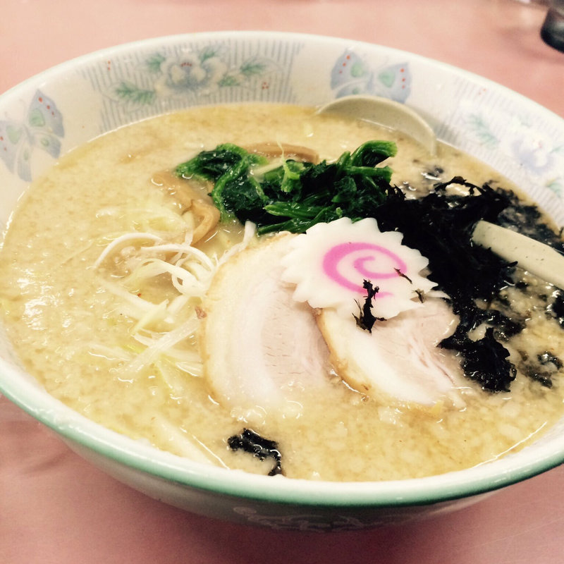 背脂白味噌ラーメン(らぁめん天山 見附店 )