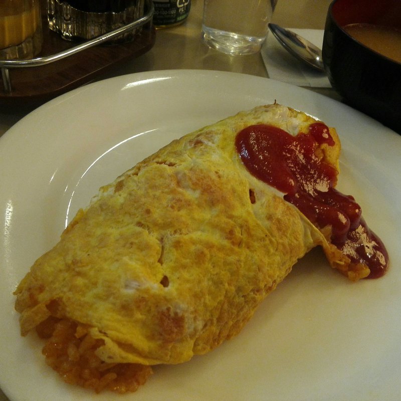 オムライス、とん汁(とん久(とんきゅう))