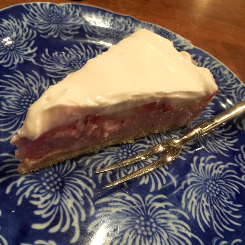 イチゴとヨーグルトのケーキ(コノ花まひろ )