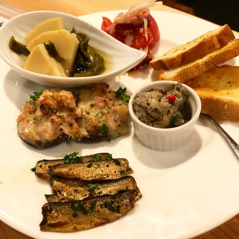 タパス(bar gaudi)