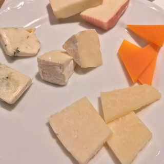 チーズ盛り合わせ(アントニオ デル ポライオーロ （Antonio　del　Pollaiolo）)