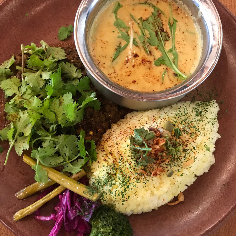 キーマカレーとココナッツカレーのあいがけ(ノッテカフェ （notte cafe）)