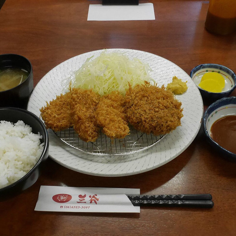 メンチカツと一口ヒレとんかつ定食(とんかつ 三谷)