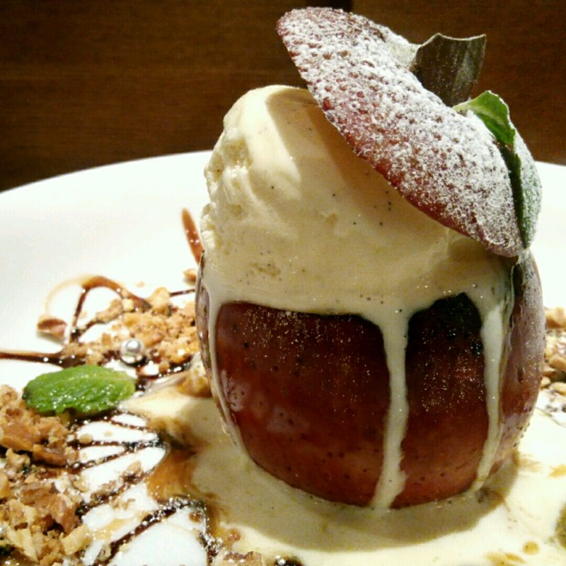 アツアツ！熱男の焼きリンゴ(CORDUROY cafe PARCO（コーデュロイカフェ パルコ店）)